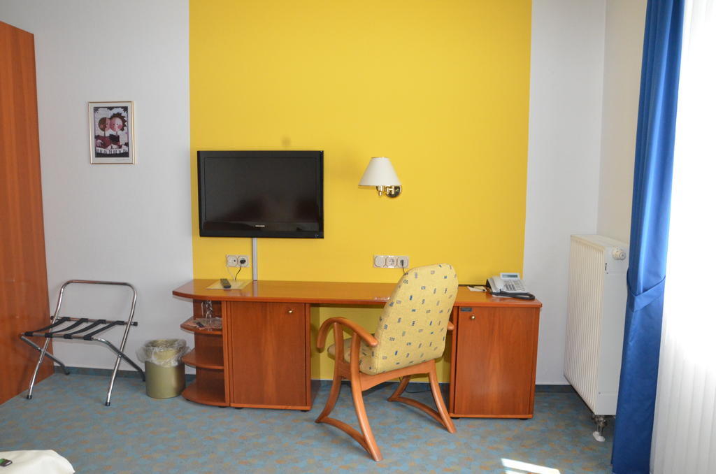 Central Inn Hotel Garni เอปเพลบอร์น ภายนอก รูปภาพ