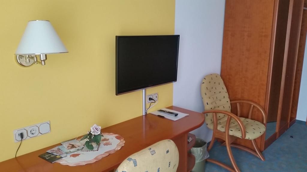 Central Inn Hotel Garni เอปเพลบอร์น ภายนอก รูปภาพ
